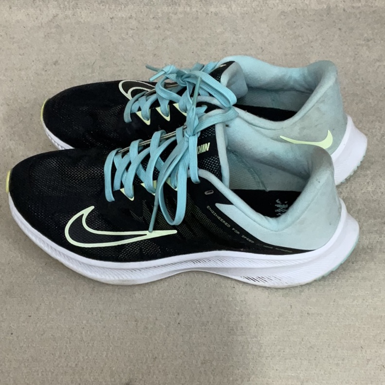 Euc Woman’s Nike Sneakers